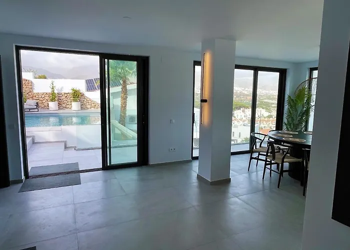 Вилла Luxury With Panoramic Views And Infinity Pool