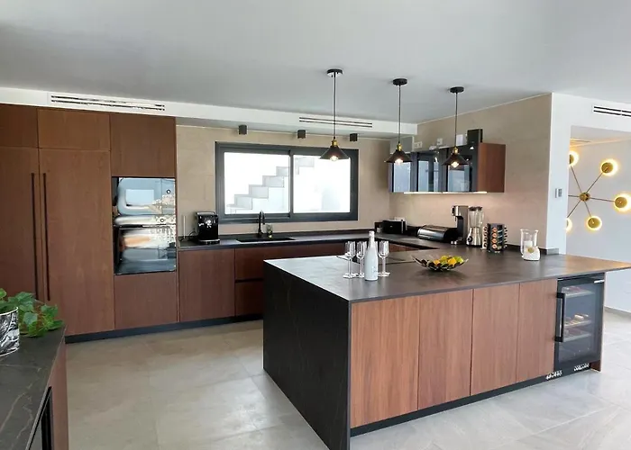 Luxury With Panoramic Views And Infinity Pool * Нерха