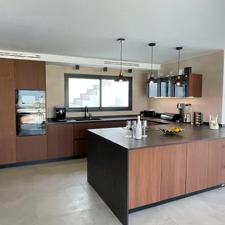 Luxury With Panoramic Views And Infinity Pool * ネルハ