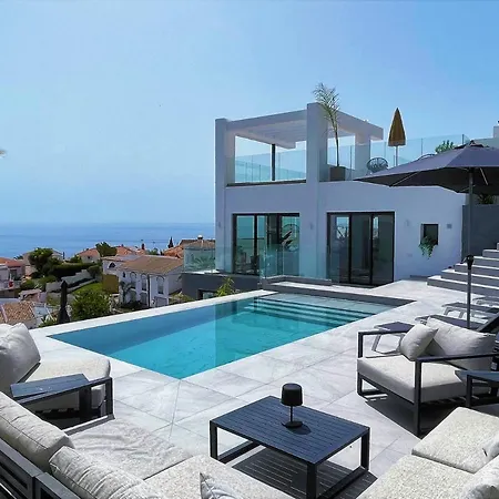 Luxury With Panoramic Views And Infinity Pool فيلة نيرخا