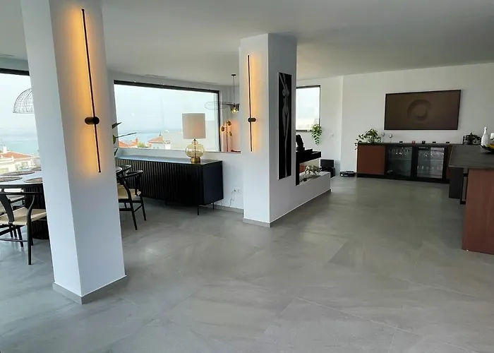 Luxury With Panoramic Views And Infinity Pool نيرخا